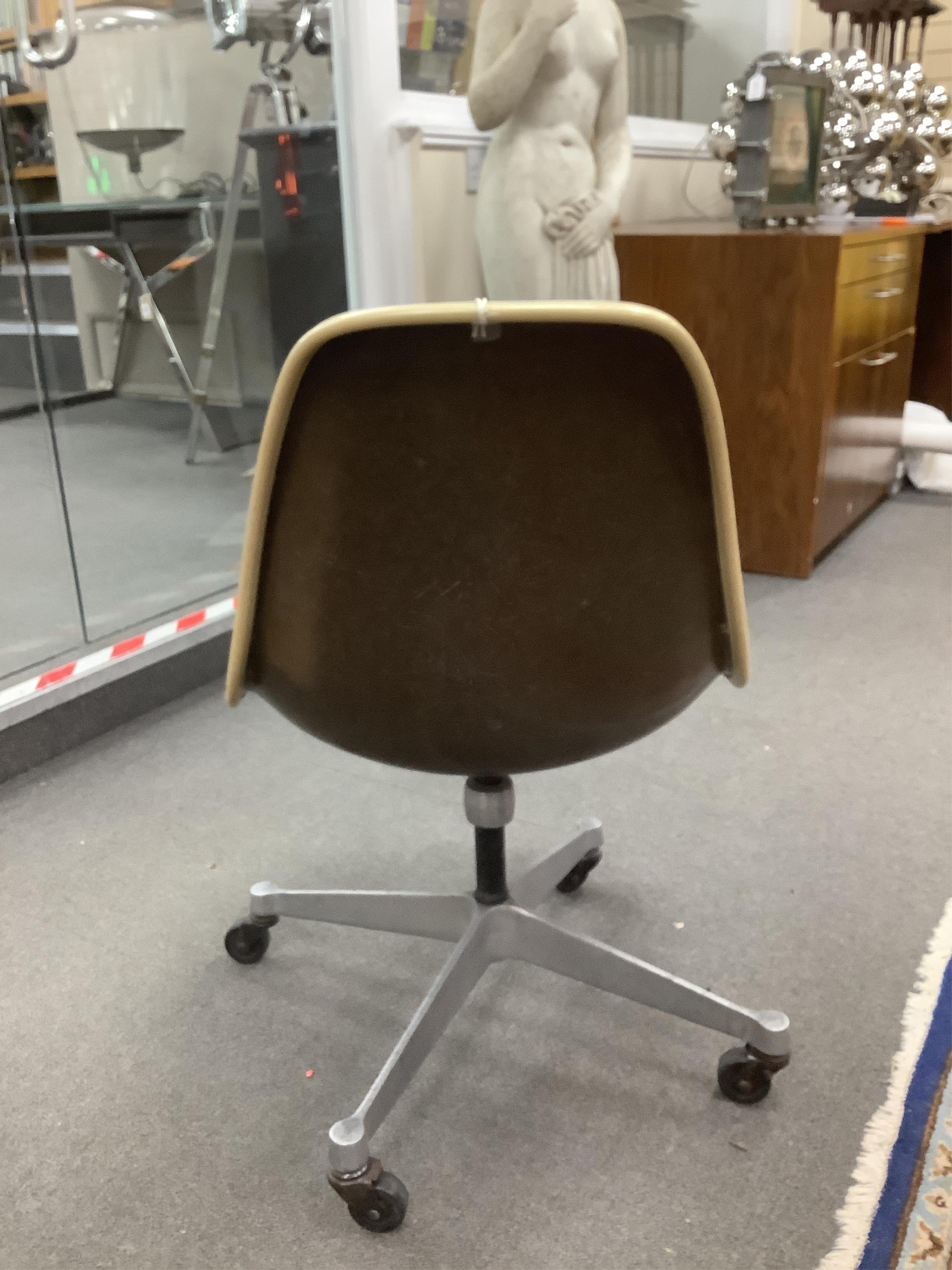 A Herman Miller swivel chair, width 47cm, height 75cm. Condition - fair